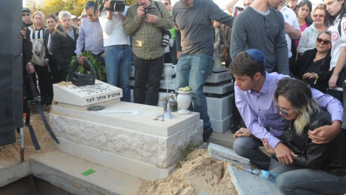 הלווייתו של אברהם גולדמן. צילום: אבשלום ששוני