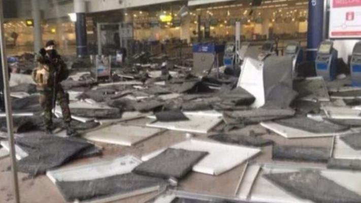 מקום הפיצוץ באזור הצ'ק-אין בבריסל. צילום: טוויטר