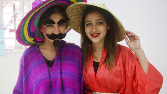 חוגגים בבי&quot;ס לאמנויות בירושלים. צילום: אבשלום ששוני