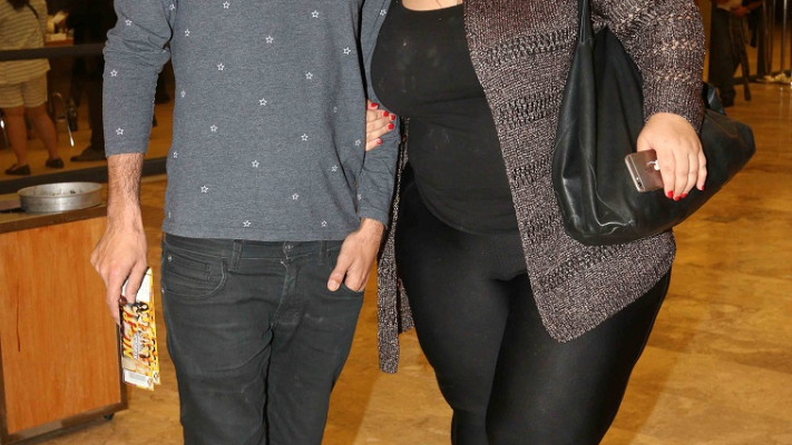 לגור איתו‏. אמירה בוזגלו