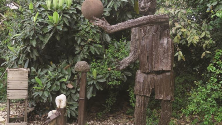 פסל של אורי שרון . צילום: מיטל שרעבי