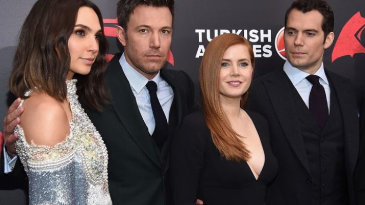 גל גדות, בן אפלק, הנרי קאביל