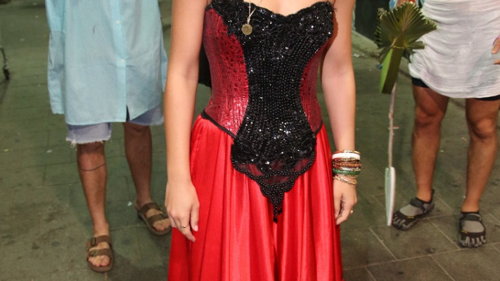 מצד אחד אגם רודברג חשופה