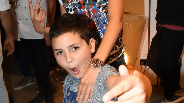 יו, יו, מאמא. בן ומירי בוהדנה