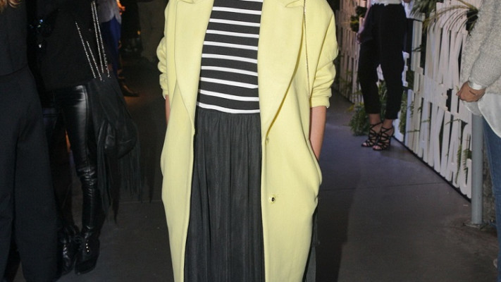 מוסיפה צבע. אנה ארונוב