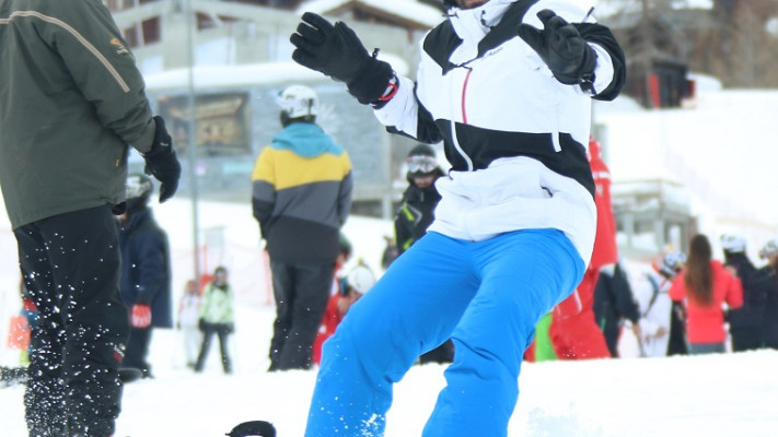 הצילו, אילוסטרציה