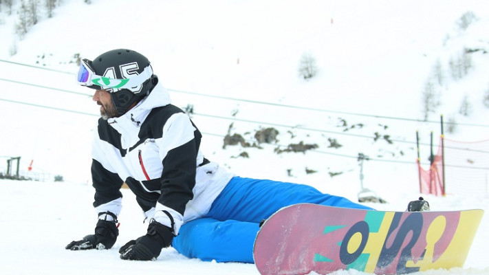 "שלומית, אפשר להרחיק את הצלם הזה ממני?". יהודה לוי בשלג