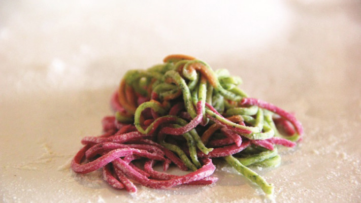 פסטה צבעונית. צילום: פסקל פרץ רובין, שרית גז