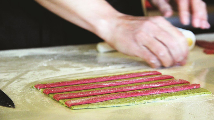 תהליך ההכנה. צילום: פסקל פרץ רובין, שרית גז