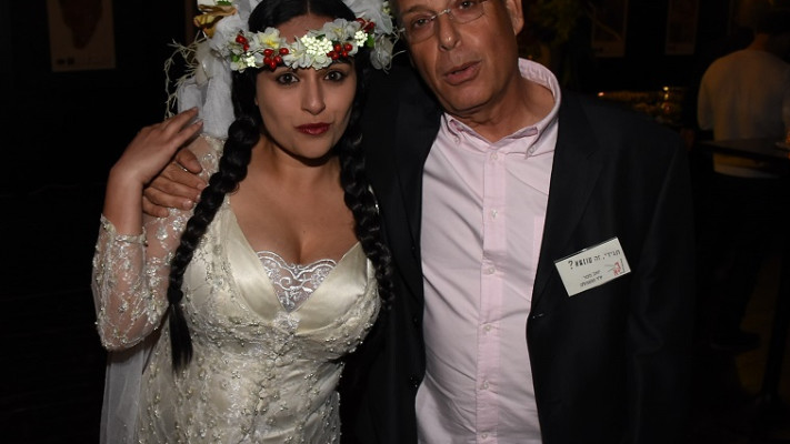 יואב מסר וחברת להקת חוני המעגל (צילום: אביב חופי)