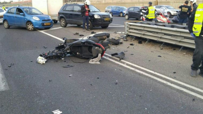 התאונה על כביש 20, היום. צילום: דוברות מד&quot;א מרחב דן