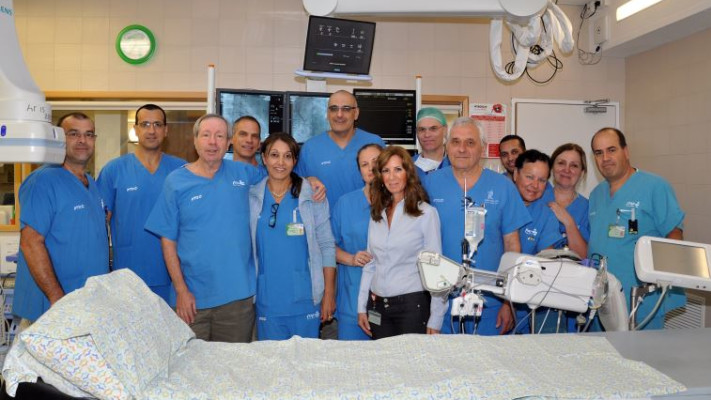 צוות יחידת הצינתורים של בית החולים &quot;קפלן&quot;. צילום: ללא קרדיט