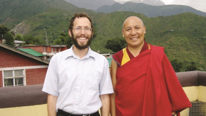 הרב יעקב נגן, משמאל. צילום מסך מתוך פייסבוק