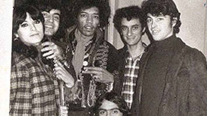 דני, ראשון מימין, בהופעת חימום לג'ימי הנדריקס עם &quot;הנסיכים&quot;. צילום: פרטי