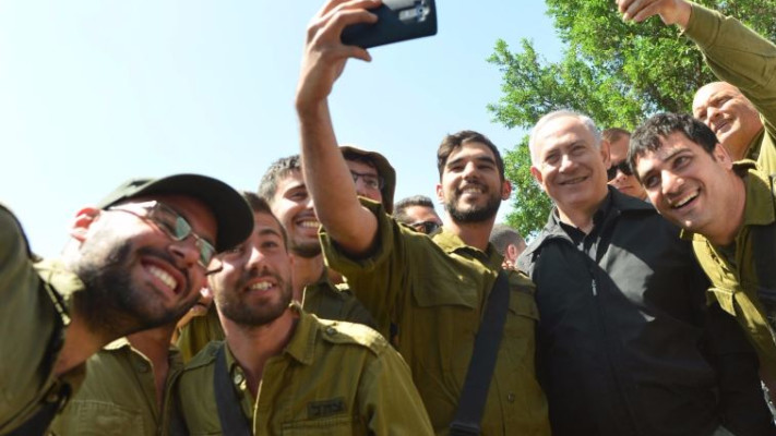 נתניהו וחיילי המילואים ברמת הגולן. צילום: קובי גדעון, לע&quot;מ