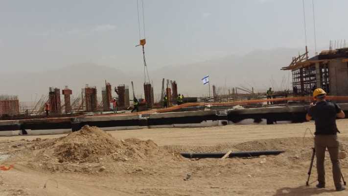 שדה התעופה במהלך בנייתו, צילום: משה כהן