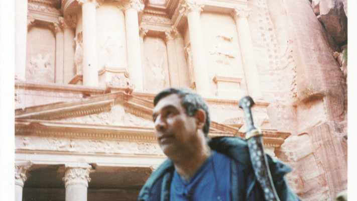 רימון משחזר את המסע לפטרה. צילום: אודי דיין