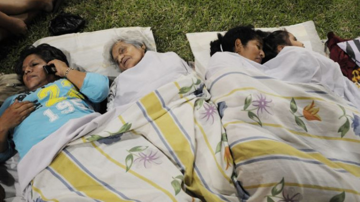 ניצולים מרעש האדמה באקוודור. צילום: AFP