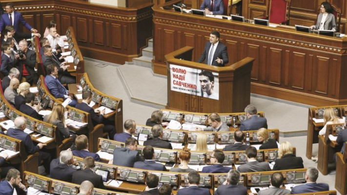 &quot;היהודים באוקראינה לא יודעים אם לצחוק או לבכות&quot;. גרויסמן בפרלמנט בקייב, בשבוע שעבר. צילום: רויטרס