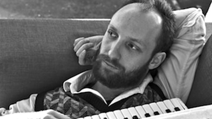 שואב השראה מוזיקלית מהכליזמר. נטע וינר. צילום: אסקף אברהם