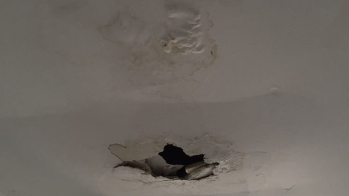 לא נשאר מקום אחד שלא הושחת