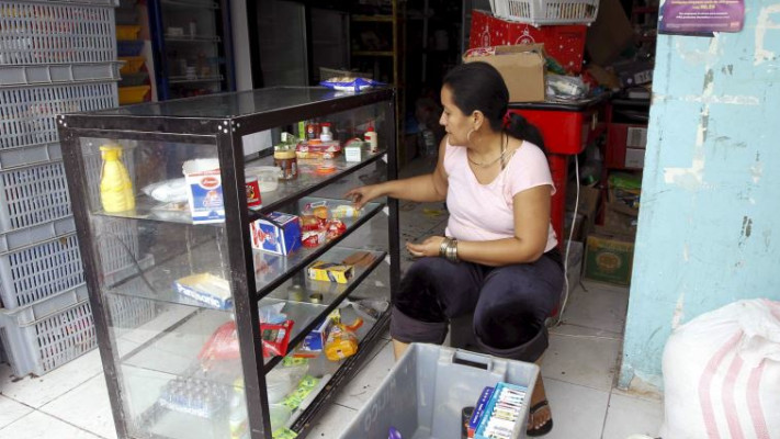 מנסים לחזור לשגרה באקוודור. צילום: רויטרס