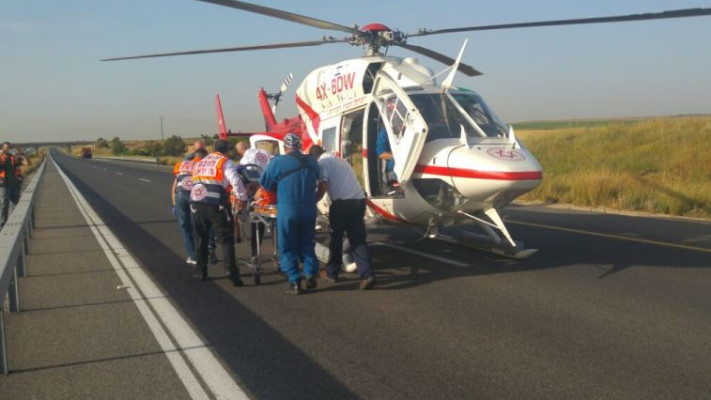 תאונה במחלף שורק. צילום: דוברות מגן דוד אדום