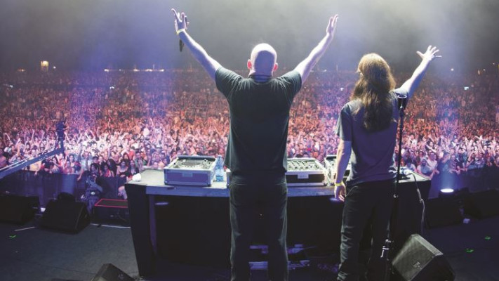 אינפקטד משרום בהופעה לציון 20 שנות פעילות. שלומי פינטו, יח&quot;צ 