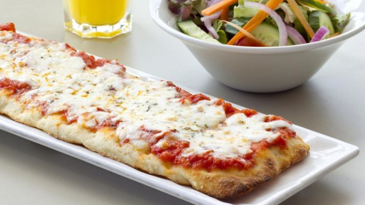 פיצה כשרה לפסח של קפה ג'ו. צילום: יח&quot;צ