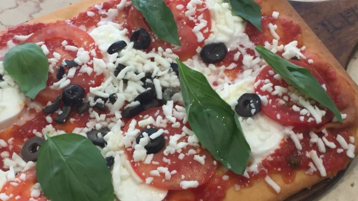 פיצה כשרה לפסח של איל פיצוליו. צילום:יח&quot;צ