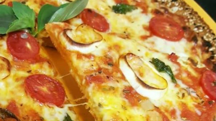 פיצה כשרה לפסח בביק בריא באשקלון. צילום: יח&quot;צ
