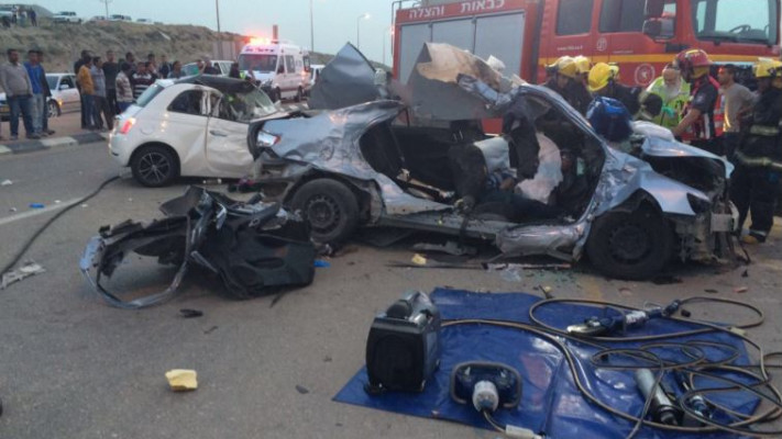 זירת התאונה בנבטים. צילום: דוברות מגן דוד אדום