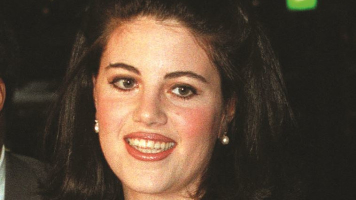 שלחה את ביל לקלינטון לספה, מוניקה לוינסקי. צילום: רויטרס