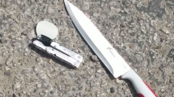 הסכין שנמצאה על גופת האח. צילום: משטרת ישראל