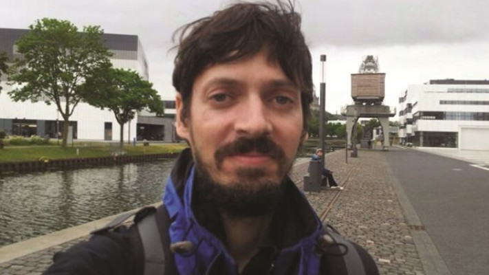 אותר ללא רוח חיים, אופיר גרוס