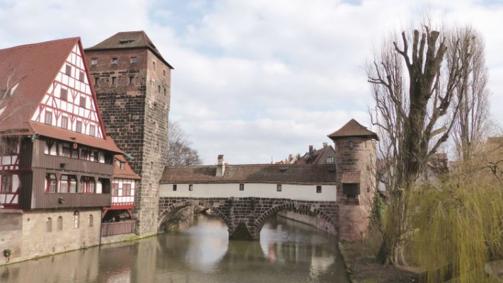גשרו של התליין בנירנברג. מוכרת לא רק בגלל ההיסטוריה הנאצית