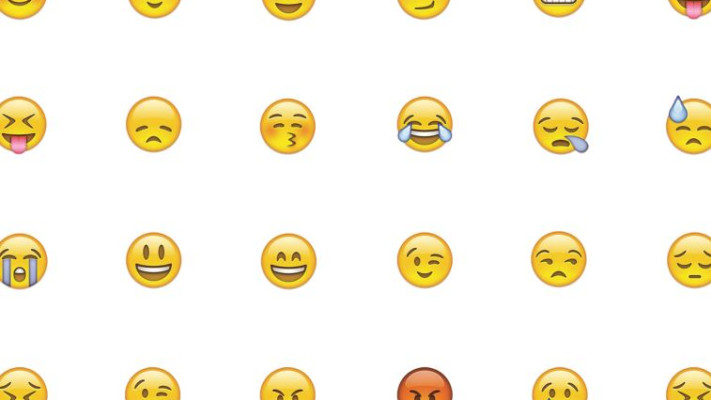 אימוג'ים. בני הנוער חשים השימוש בהם עשיר ממחוות פיזיות