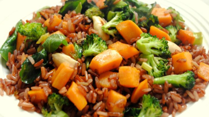 אורז אדום עם תרד ובטטה. צילום: פסקל פרץ רובין