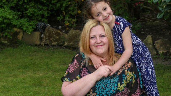 אדל ובתה זארה. צילום: מתוך המירור