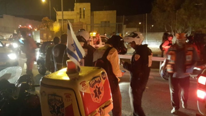 זירת הפיגוע במחסום חיזמה. צילום: איחוד הצלה 