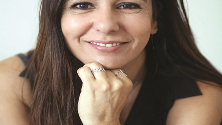 &quot;אני זוכרת את עצמי כסטודנטית עומדת בכיכר העיר וסופגת קללות מקשישים אשכנזים&quot;. סיגל הרוש 