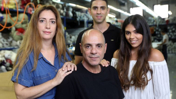 צוות &quot;דיסקרט&quot;. צילום: יח&quot;צ