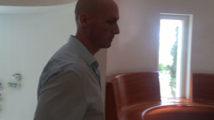 נחמן יוצא מבית המשפט, ארכיון