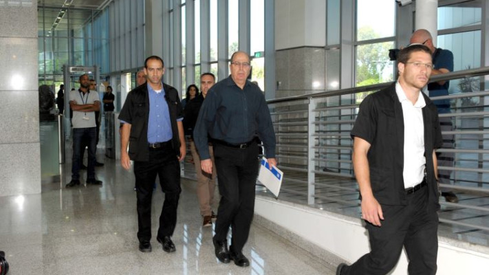 משה יעלון השר המתפטר, היום. צילום: אבשלום ששוני