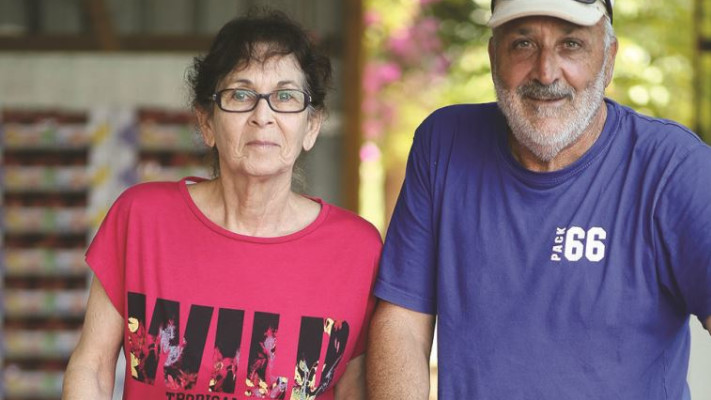 &quot;אתה מפרנס את המשק, לא הוא אותך&quot;, בני הזוג שכטר. צילום: איראל בשור