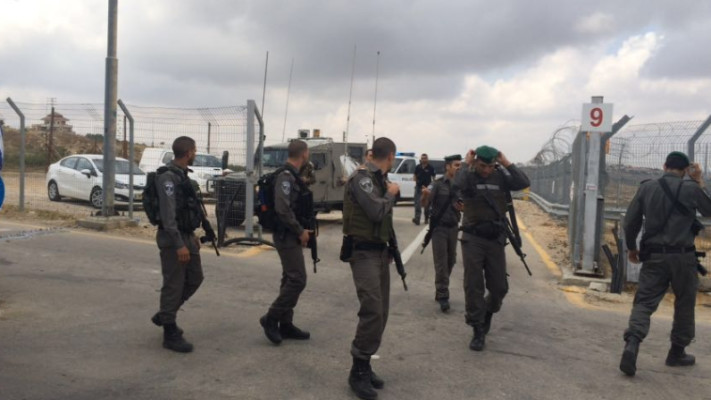 זירת ניסיון פיגוע הדקירה. צילום: חטיבת דובר המשטרה