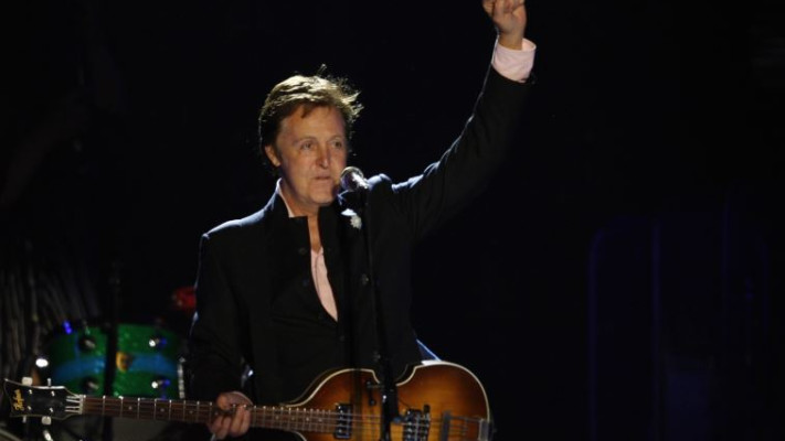 פול מקרטני בהופעה בפארק הירקון. צילום: רויטרס