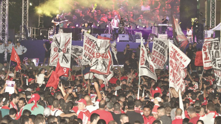 &quot;יגידו לך שאין אדם עם לב כמו שלום אביטן&quot;. חגיגות האליפות. צילום: מאיר אבן חיים