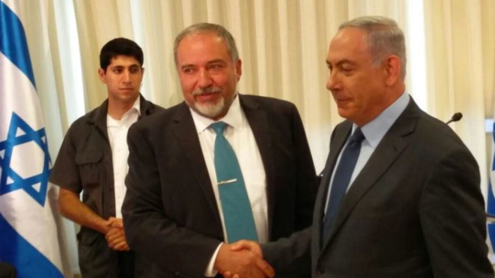 רה&quot;מ נתניהו ושר הביטחון הנכנס ליברמן. צילום: אריק בנדר