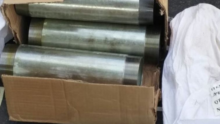 הצינורות שנתפסו במשלוח לעזה. צילום: רשות המעברים במשרד הביטחון